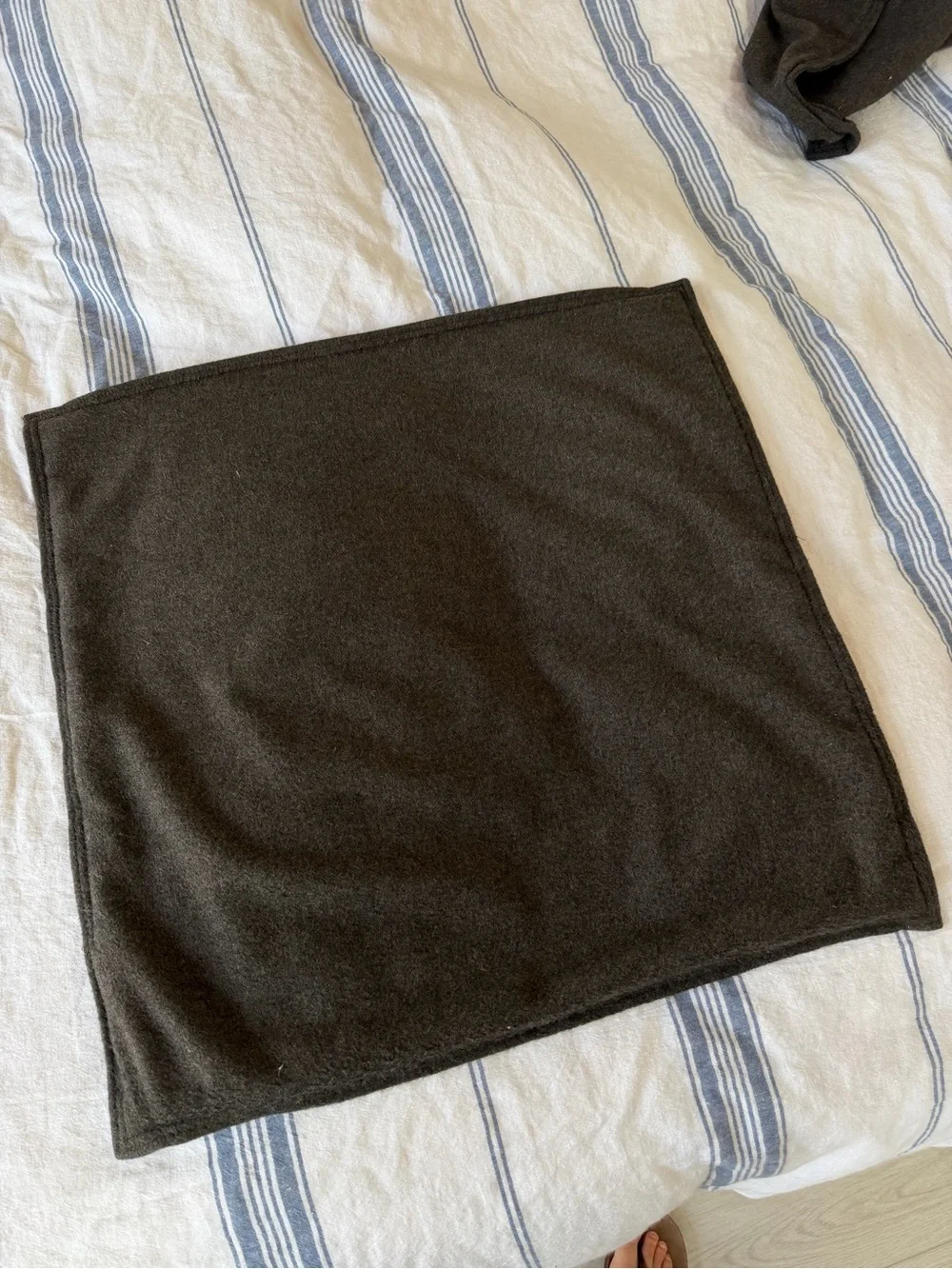 Restoration hardware set (2) cashmere pillow covers dark charcoal gray 22” x 22”